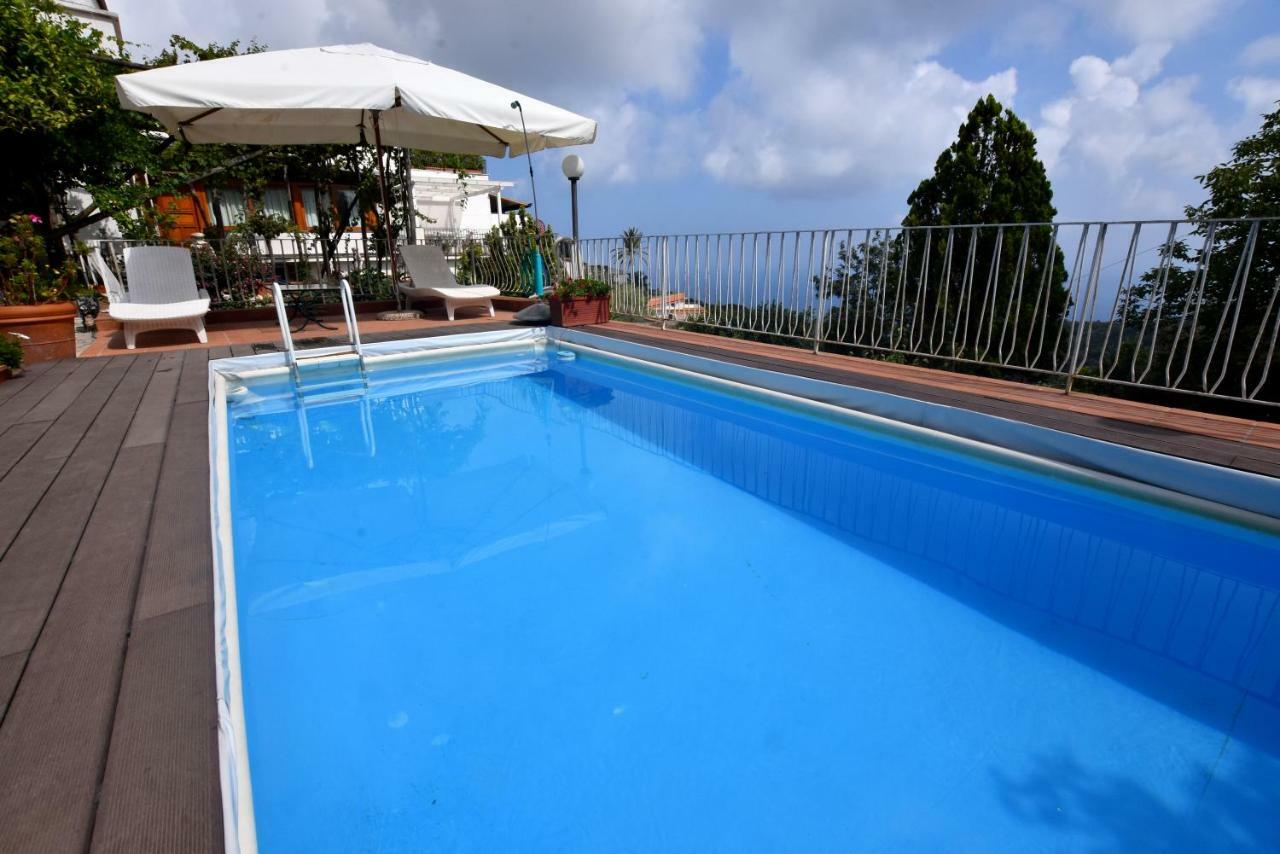 Villa Asia Holiday Home Sant'Agata sui due Golfi Luaran gambar